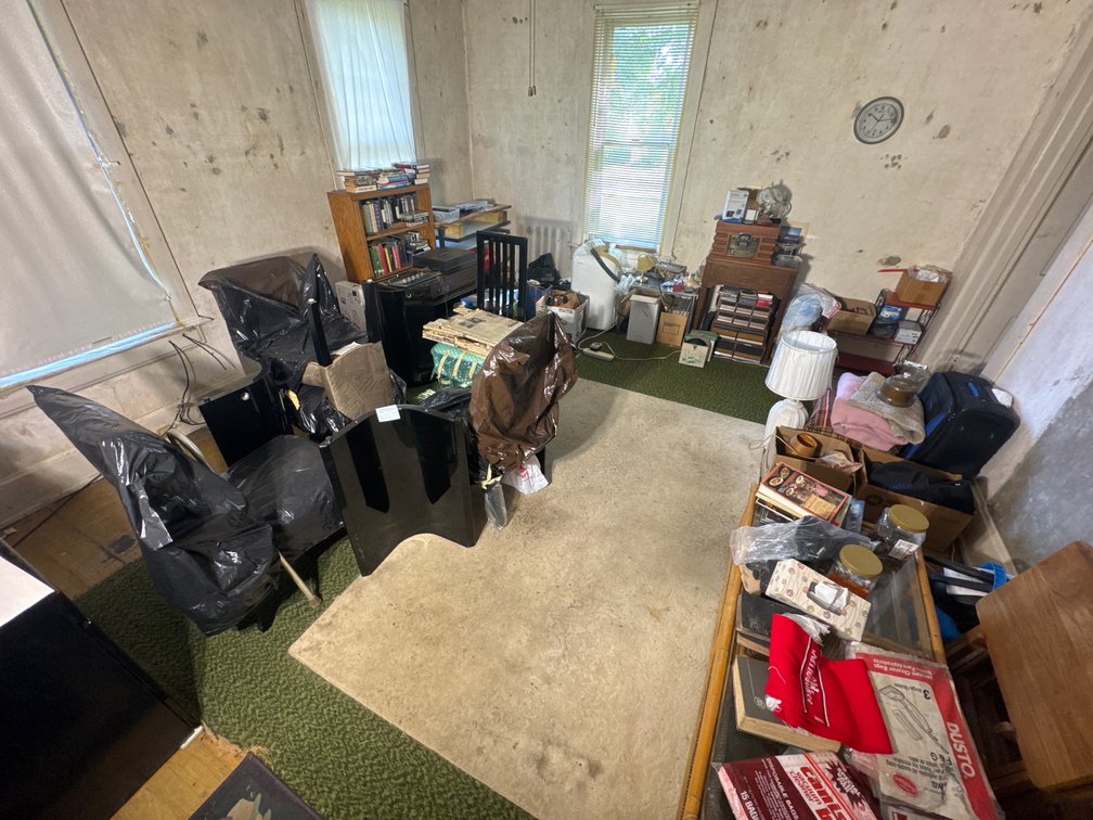 Mixed Estate Lot: Furniture, Electronics & Household Goods