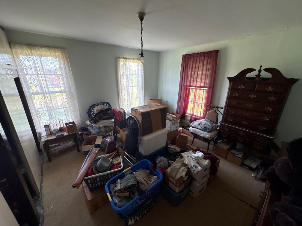 Estate Furniture and Mixed Household Goods Lot