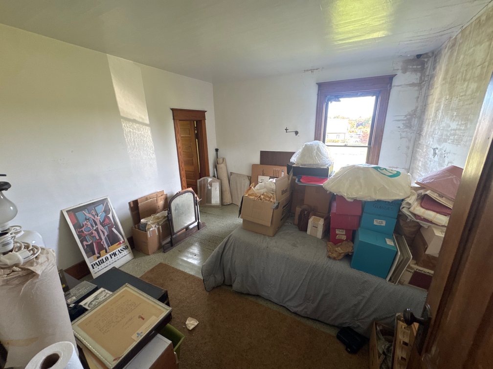 Vintage Furniture, Media & Household Goods Lot