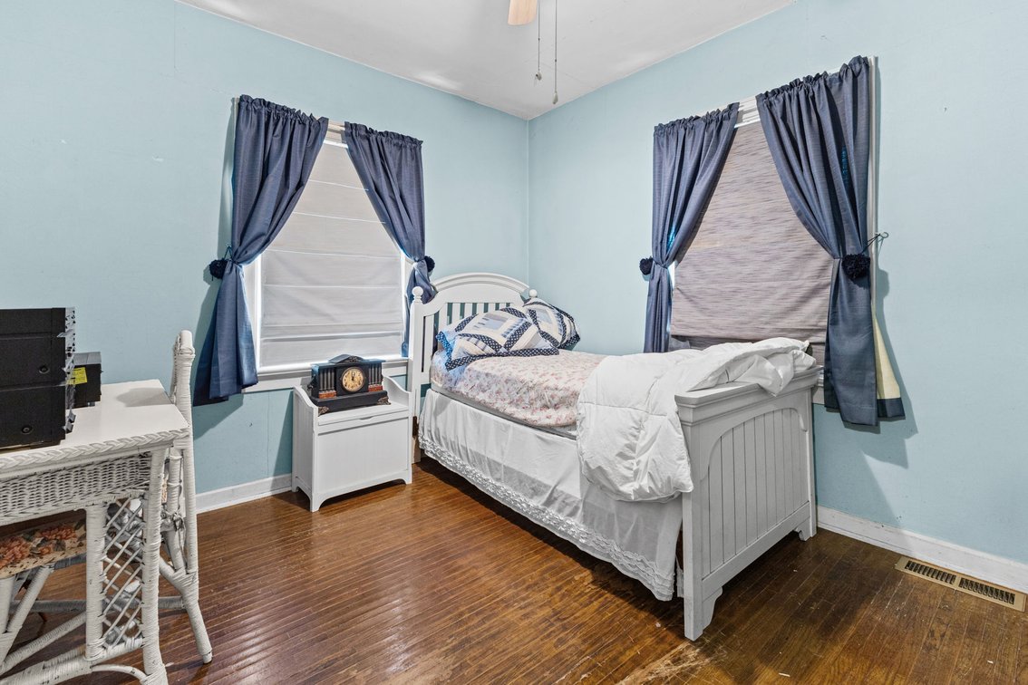 Image for MINIMUM BID AUCTION $119,000! 8905 Mandell Rd