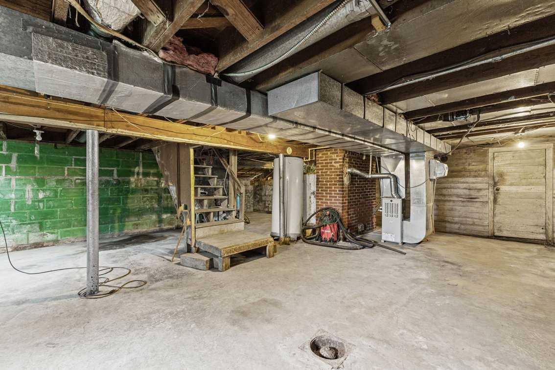 Image for MINIMUM BID AUCTION $119,000! 8905 Mandell Rd