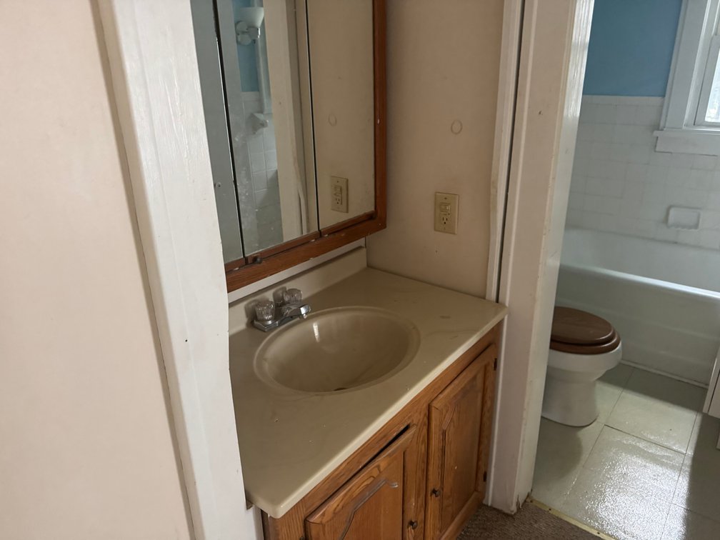 Image for MINIMUM BID AUCTION $99,000! 847 Walnut St