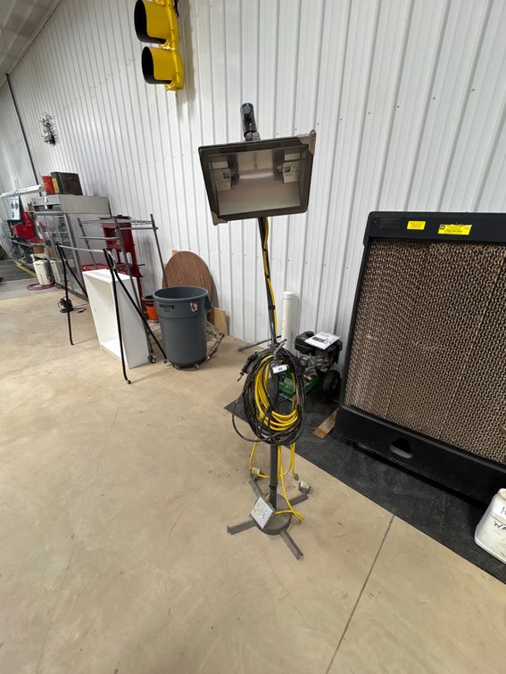 Brute Articulating Stand Work Light