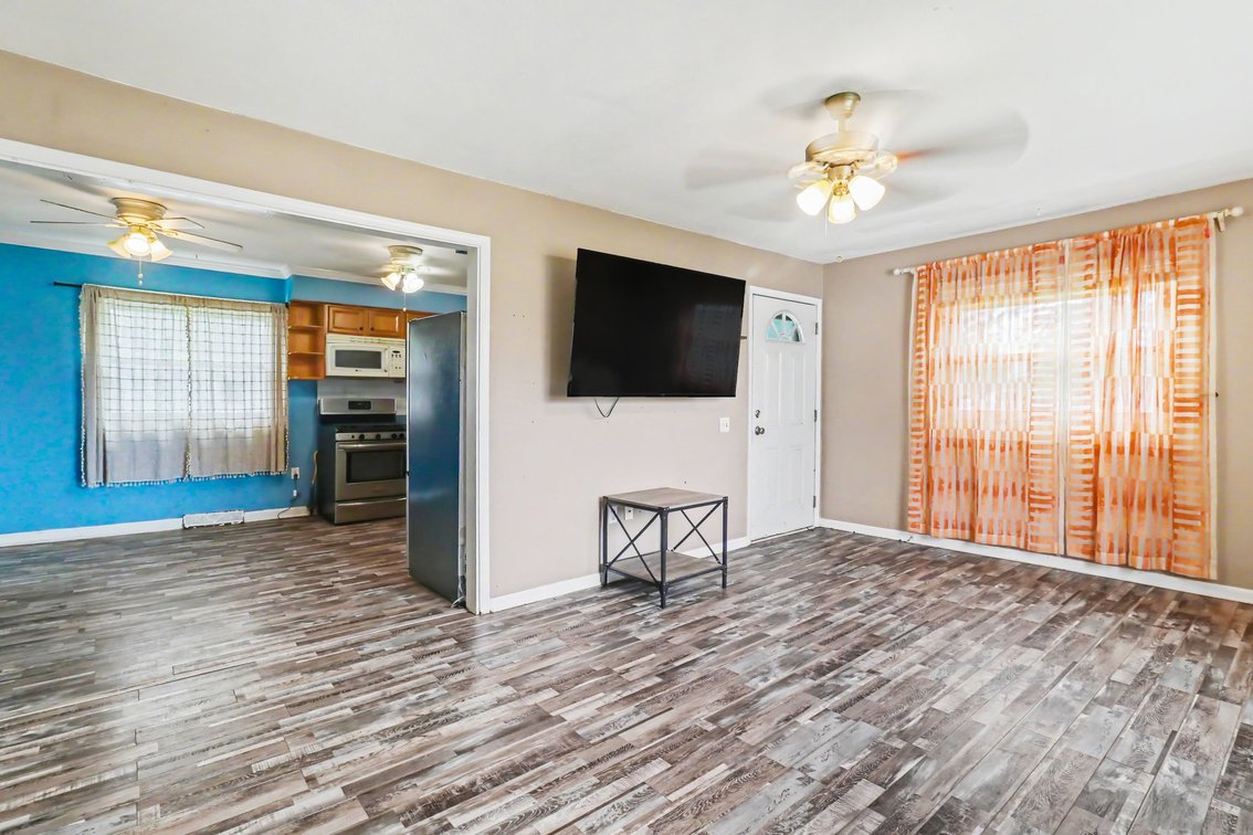 Image for MINIMUM BID AUCTION $110,000! 20750 Taylor St