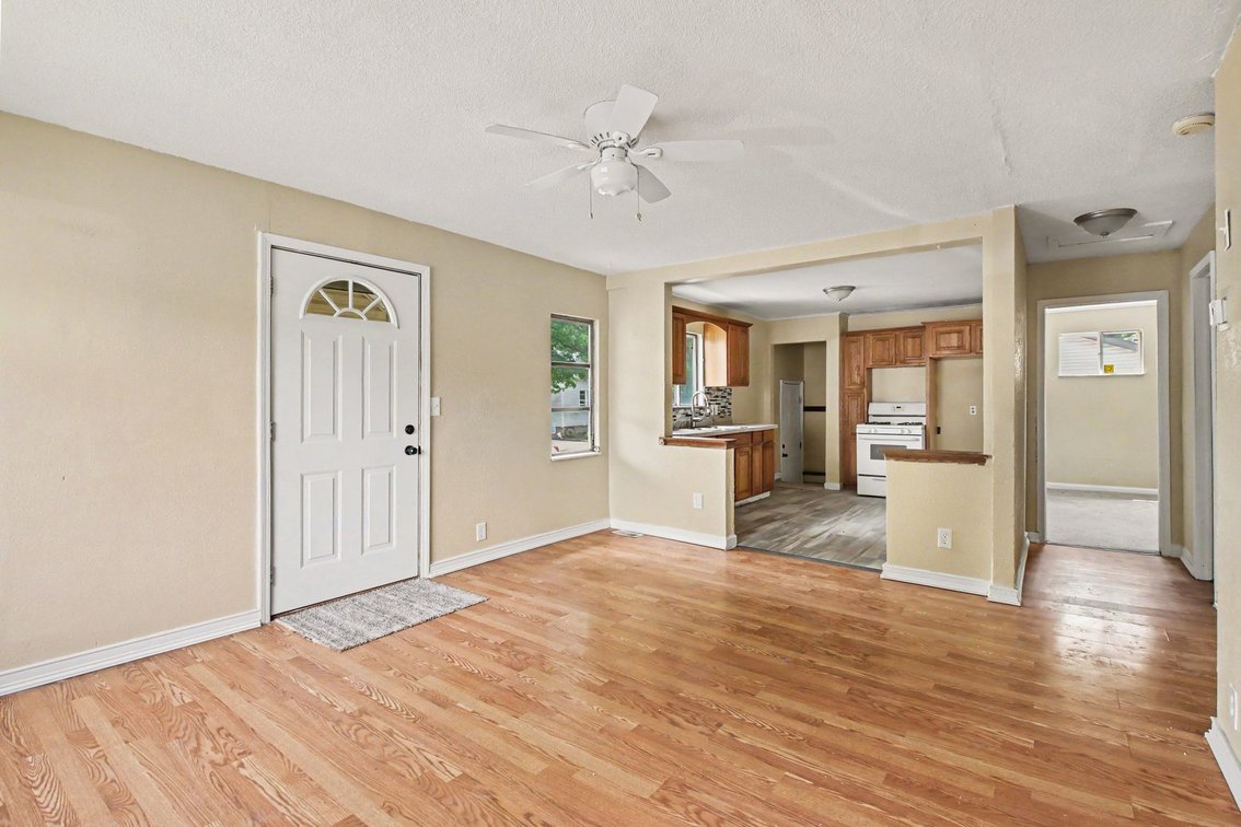 Image for MINIMUM BID AUCTION $89,000! 10909 Maple St