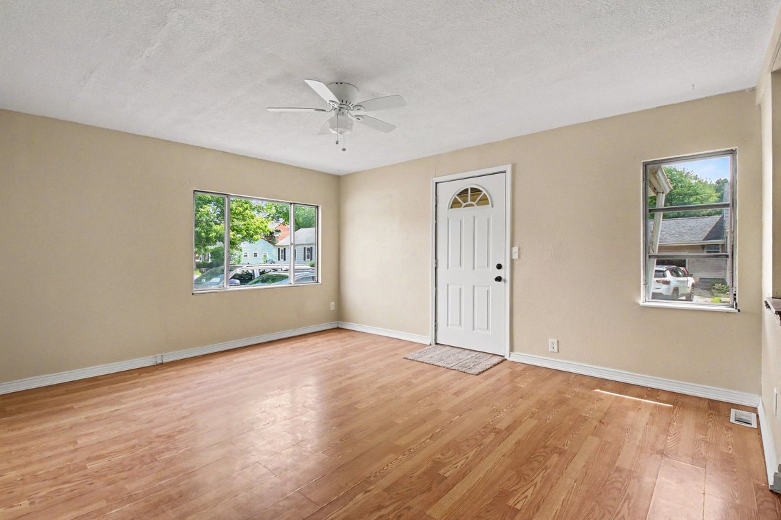 Image for MINIMUM BID AUCTION $89,000! 10909 Maple St
