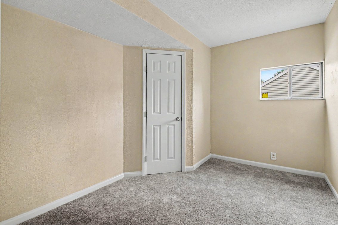 Image for MINIMUM BID AUCTION $89,000! 10909 Maple St