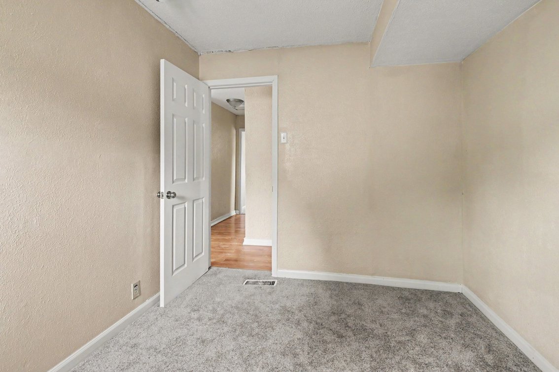 Image for MINIMUM BID AUCTION $89,000! 10909 Maple St