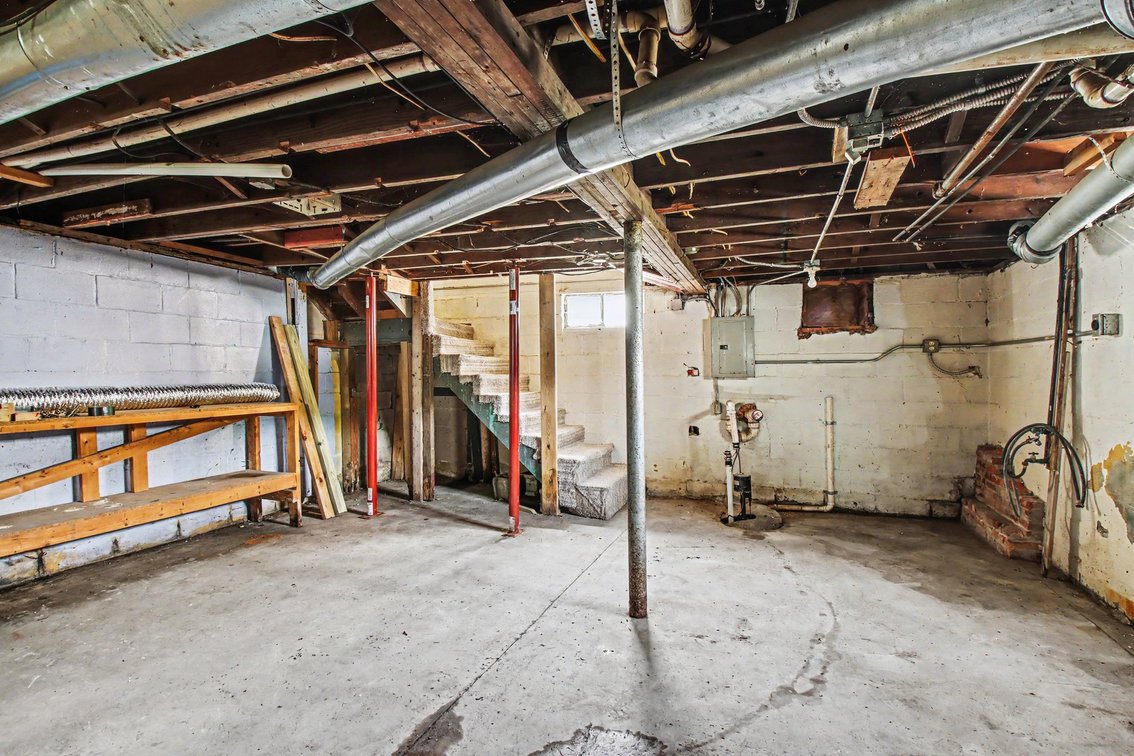 Image for MINIMUM BID AUCTION $89,000! 10909 Maple St