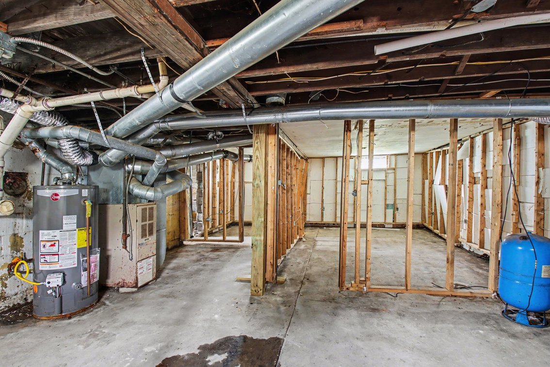 Image for MINIMUM BID AUCTION $89,000! 10909 Maple St
