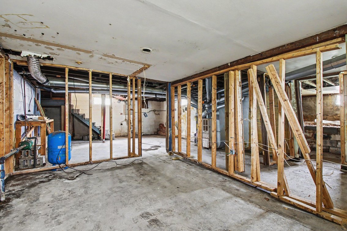 Image for MINIMUM BID AUCTION $89,000! 10909 Maple St