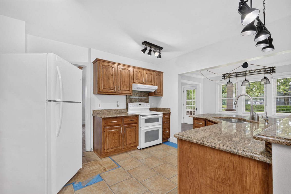 Image for MINIMUM BID AUCTION $79,000! 1962 Erie Rd