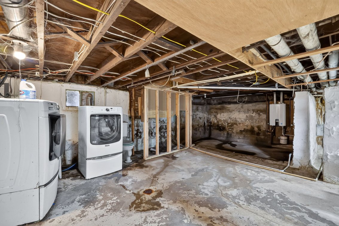 Image for MINIMUM BID AUCTION $79,000! 1962 Erie Rd