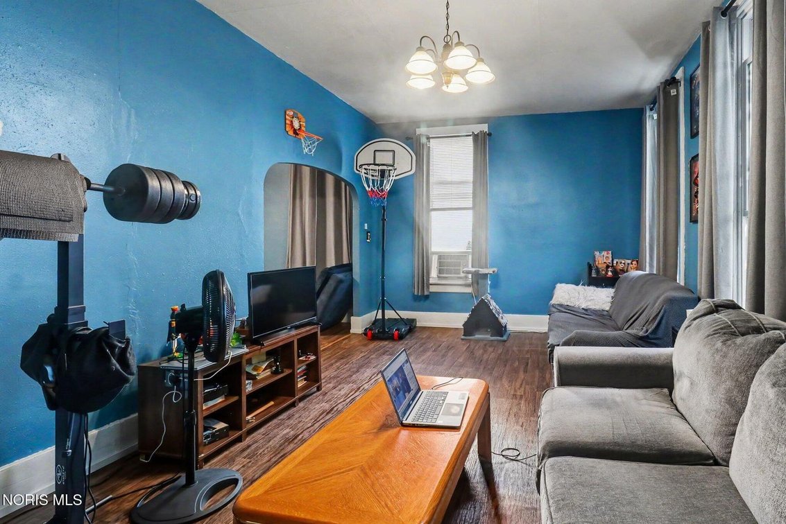 Image for MINIMUM BID AUCTION $40,000! 628 Orchard St