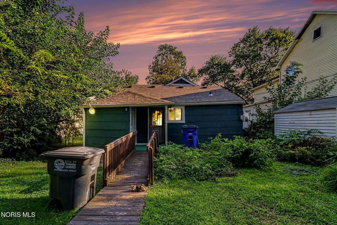 Image for MINIMUM BID AUCTION $40,000! 628 Orchard St