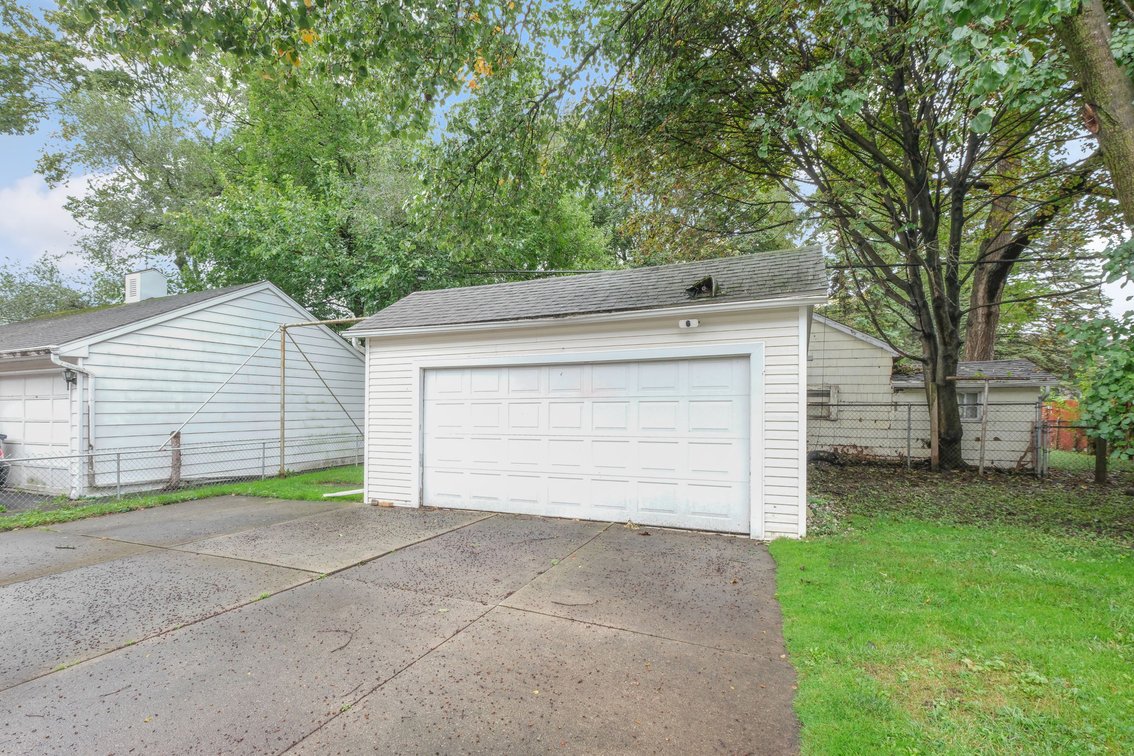 Image for MINIMUM BID AUCTION $50,000! 1825 Marne Ave