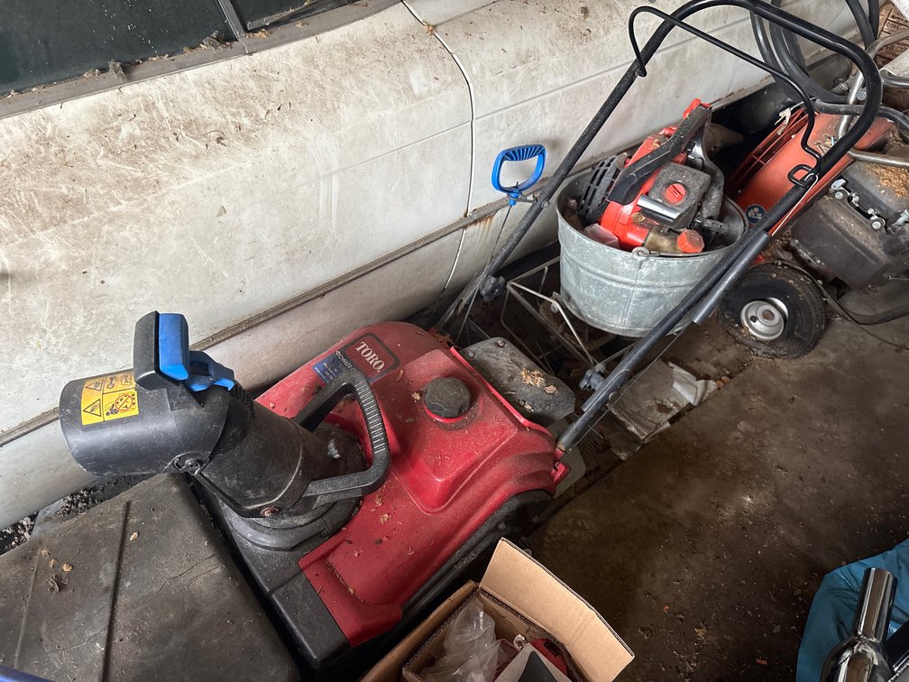 Single-Stage Snowblower, Leaf Blower, and Engine Tool