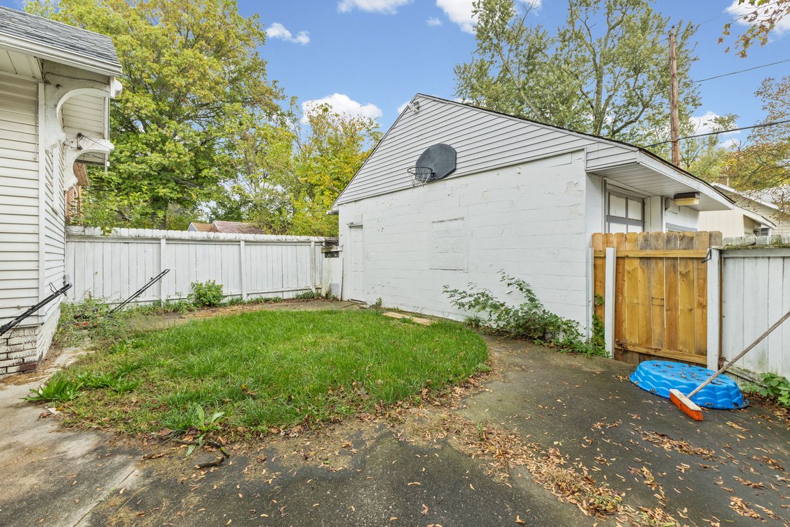 Image for MINIMUM BID AUCTION $49,000! 647 Nicholas St
