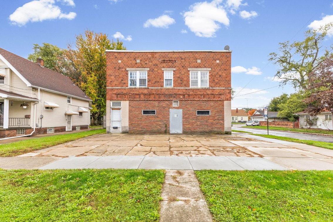 MINIMUM BID AUCTION $35,000! 502 E Hudson St