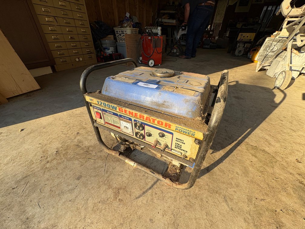 UST GG1200 1200W Portable Gasoline Generator