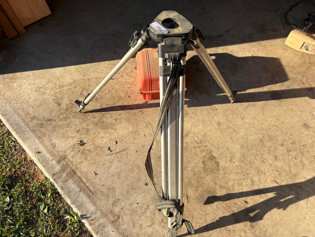 Optical Level with Hard Case and Aluminum Surveying Tripod