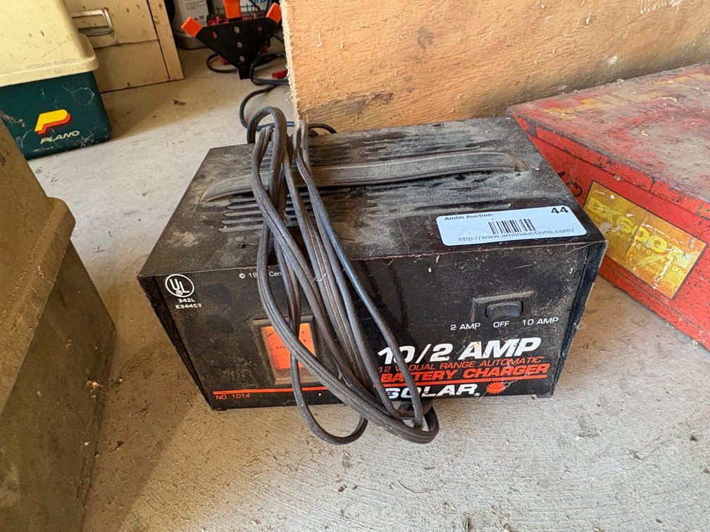 Solar No. 1014 10/2 Amp 12V Automatic Battery Charger