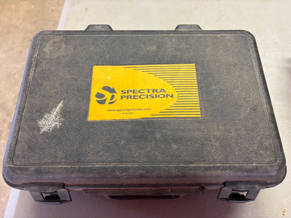 Spectra Precision Model 1000 Rotary Laser Level Kit