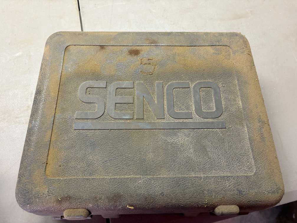 Senco SFN40 Pneumatic Finish Nailer with Case