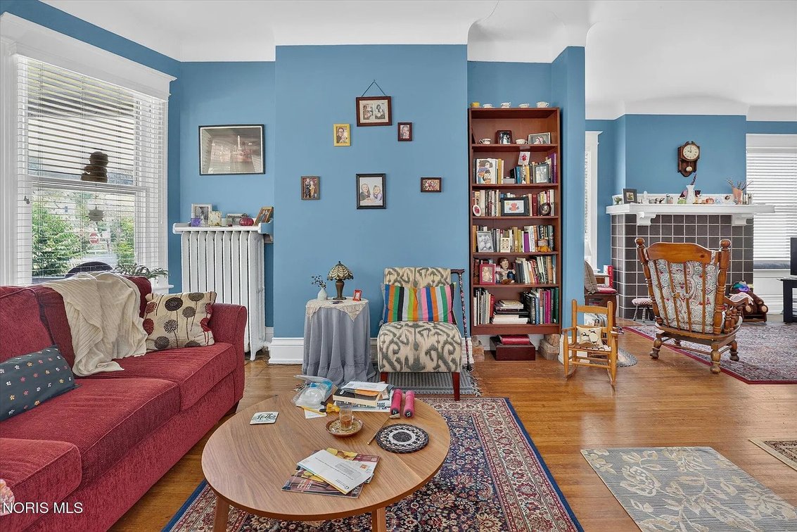 Image for MINIMUM BID AUCTION $100,000! 2268 Parkwood Ave