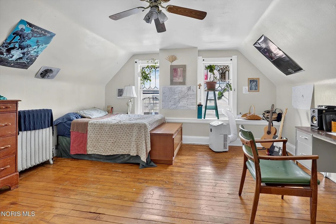 Image for MINIMUM BID AUCTION $100,000! 2268 Parkwood Ave