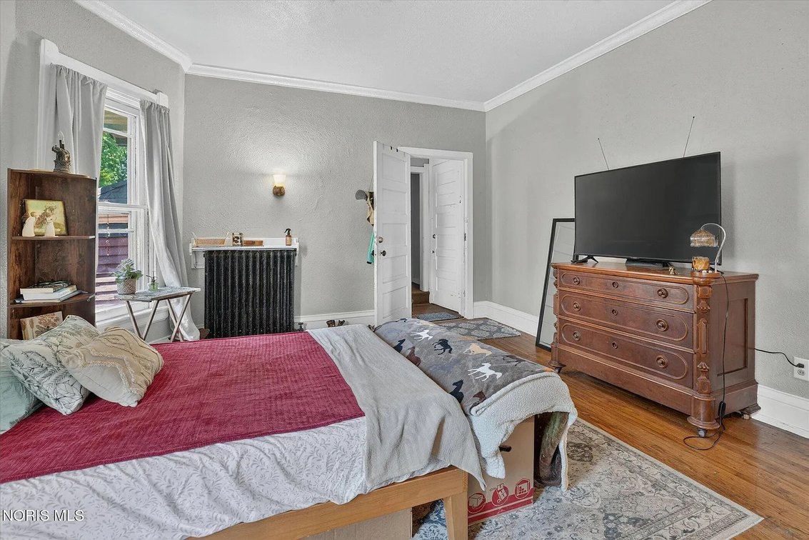 Image for MINIMUM BID AUCTION $100,000! 2268 Parkwood Ave