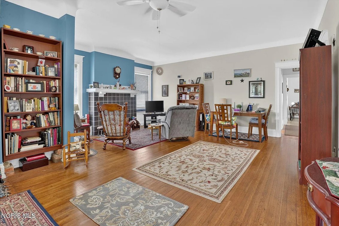 Image for MINIMUM BID AUCTION $100,000! 2268 Parkwood Ave