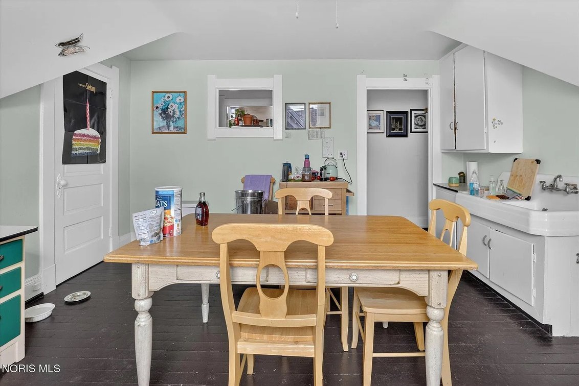 Image for MINIMUM BID AUCTION $100,000! 2268 Parkwood Ave