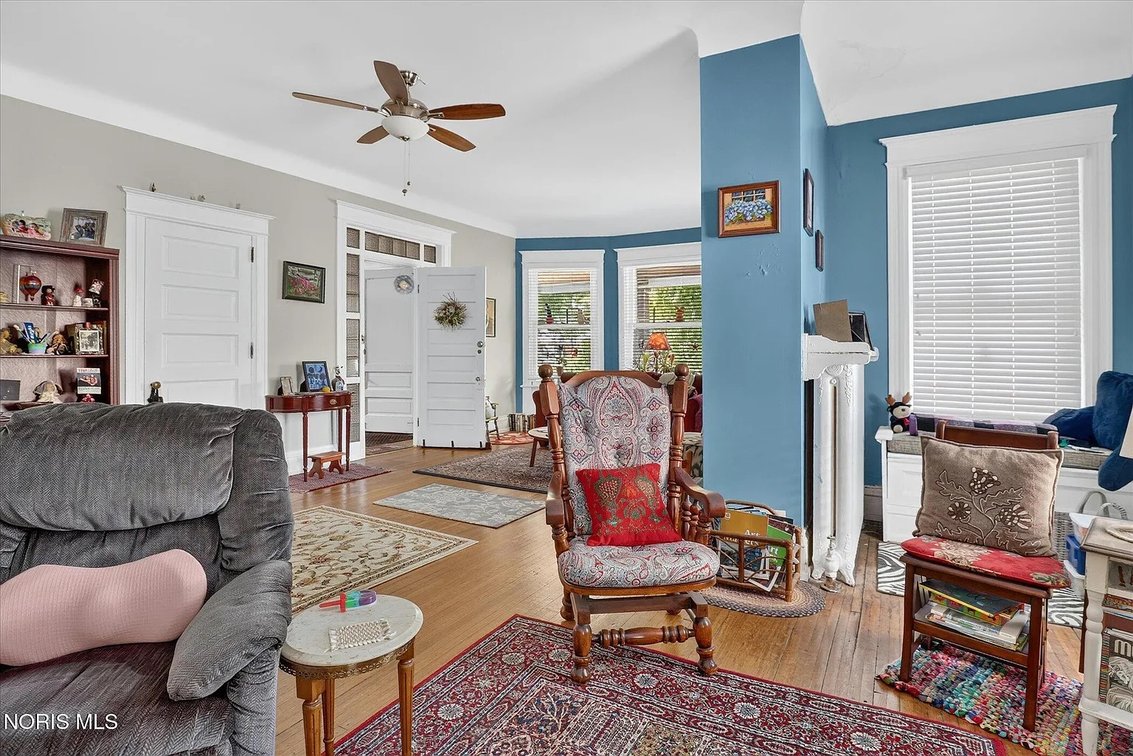 Image for MINIMUM BID AUCTION $100,000! 2268 Parkwood Ave