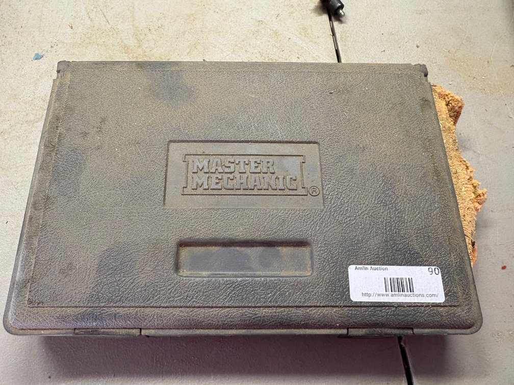 Master Mechanic KM-1249 Socket and Ratchet Set