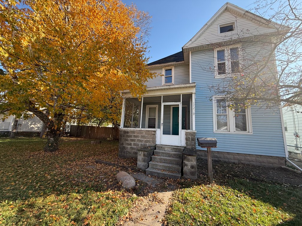 MINIMUM BID AUCTION $40,000! 1723 Homestead