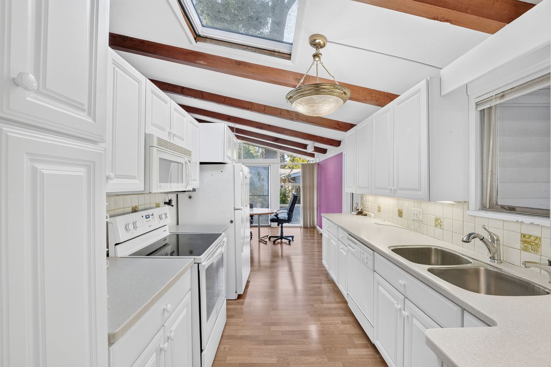 Image for MINIMUM BID AUCTION $99,000! 3534 E Lincolnshire Blvd
