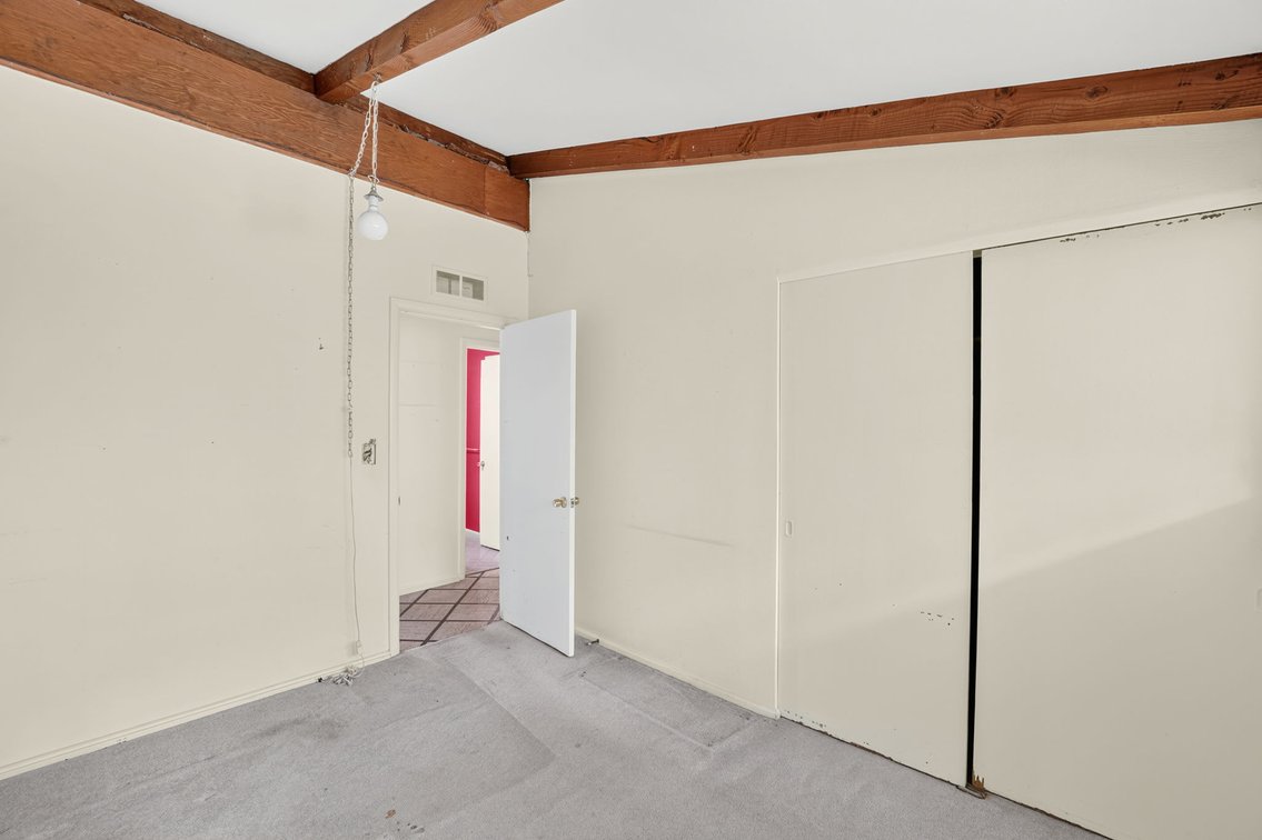 Image for MINIMUM BID AUCTION $99,000! 3534 E Lincolnshire Blvd