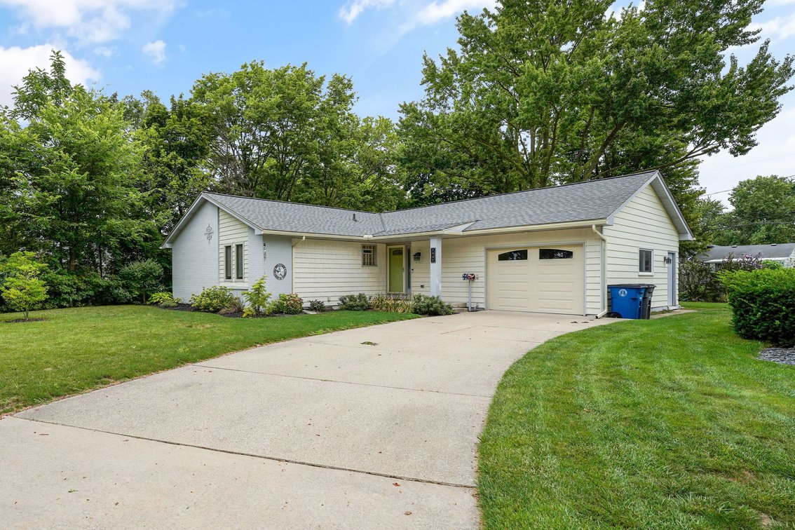 Image for MINIMUM BID AUCTION $199,000! 1037 Westbrook Dr