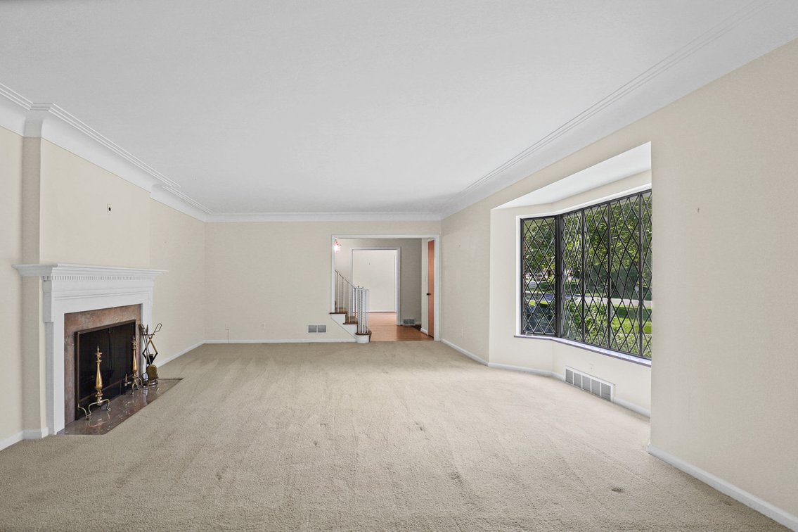Image for MINIMUM BID AUCTION $399,000! 2630 Edgehill Rd