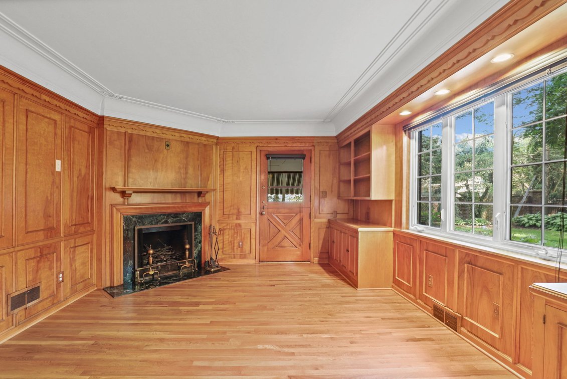 Image for MINIMUM BID AUCTION $399,000! 2630 Edgehill Rd