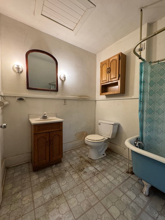 Image for Absolute Auction! 335 E Lake St