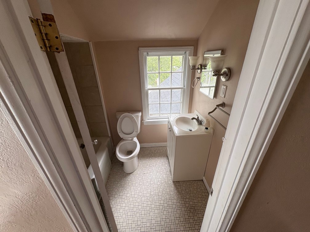 Image for MINIMUM BID AUCTION $99,000! 1027 Secor Rd