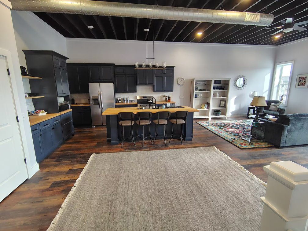 Image for MINIMUM BID AUCTION $179,000! 110 W Main St