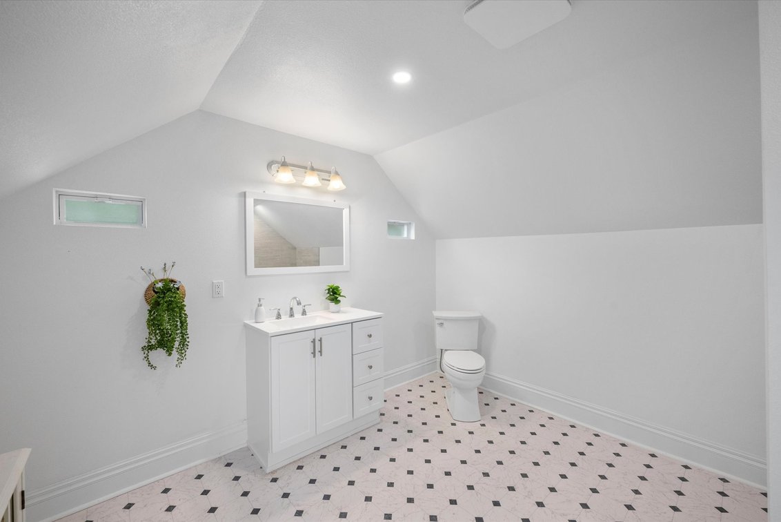 Image for REAL ESTATE AUCTION! 308 Monroe St