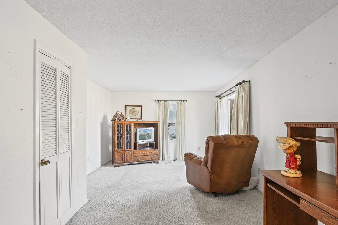 Image for MINIMUM BID AUCTION $100,000! 1943 Glencairn Ave