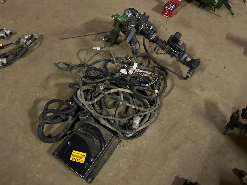 John Deere GS2 Rate Controller, Wiring Harnesses, Pump, & TeeJet Electric Shutoff Location: Site 1E