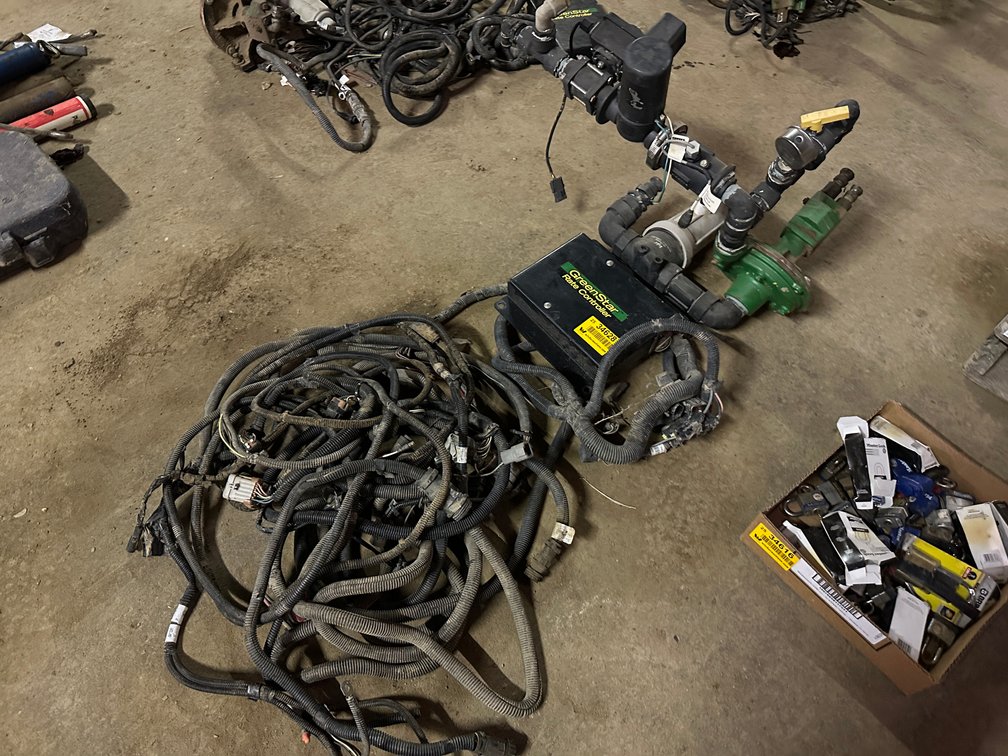John Deere GS2 Rate Controller, Wiring Harnesses, Pump, & TeeJet Electric Shutoff Location: Site 1E