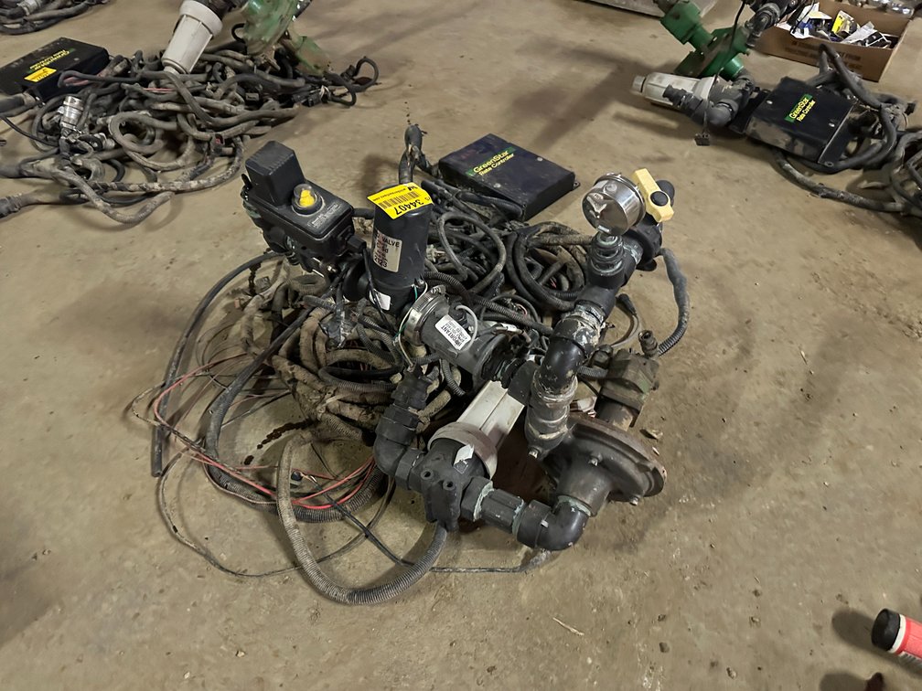 John Deere GS2 Rate Controller, Wiring Harnesses, Pump, & TeeJet Electric Shutoff Location: Site 1E