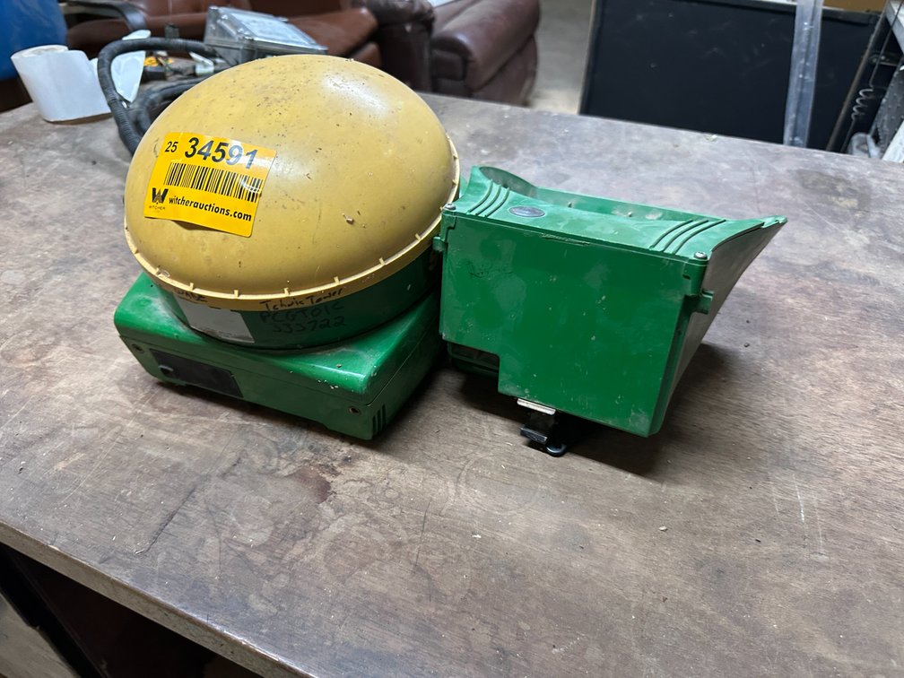 John Deere StarFire iTC  Guidance Receiver Location: Site 1E